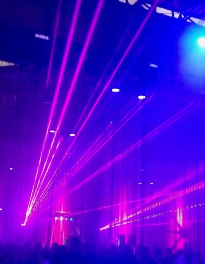 allestimenti per eventi aziendali LASER E MACCHINA DEL FUMO